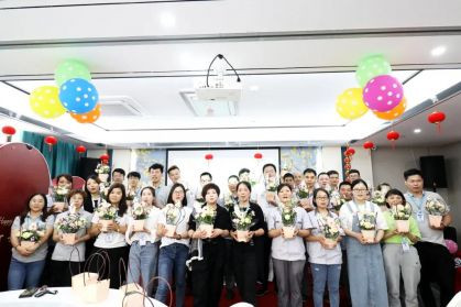 竞彩足球 | 员工集体生日会巧手插花